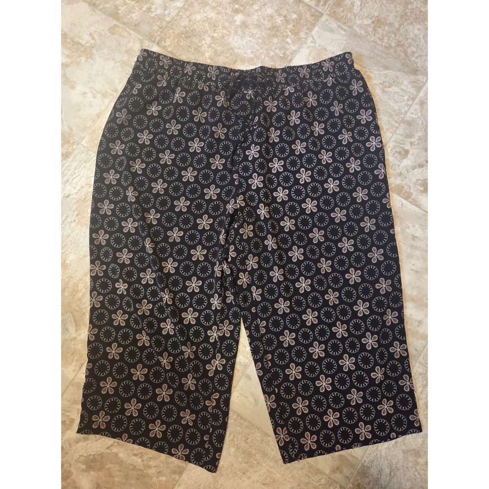 New York Clothing Co Black Floral Medallion Ceopped Pants Plus Size 3x